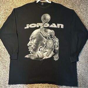 Vintage Black Graphic Basketball Longsleeve Tee - Michael JORDAN Artwork
